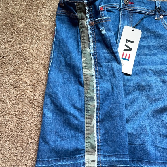NWT EV 1 Diatressed Jean skirt size 16 - Picture 3 of 7